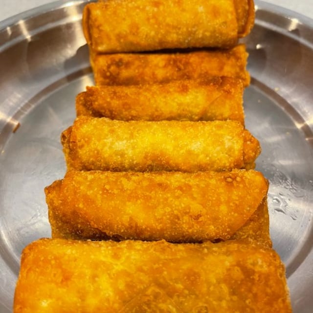 Chicken Egg Rolls (2 Pcs).